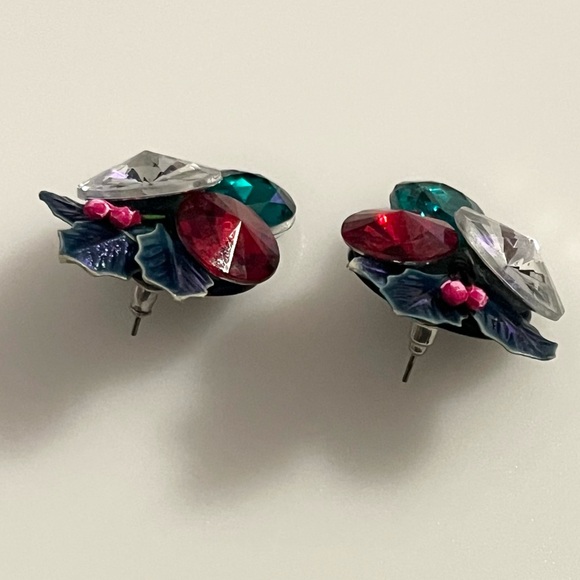Vintage Christmas Holly Leaf Rhinestone Holiday Earrings - Picture 4 of 11